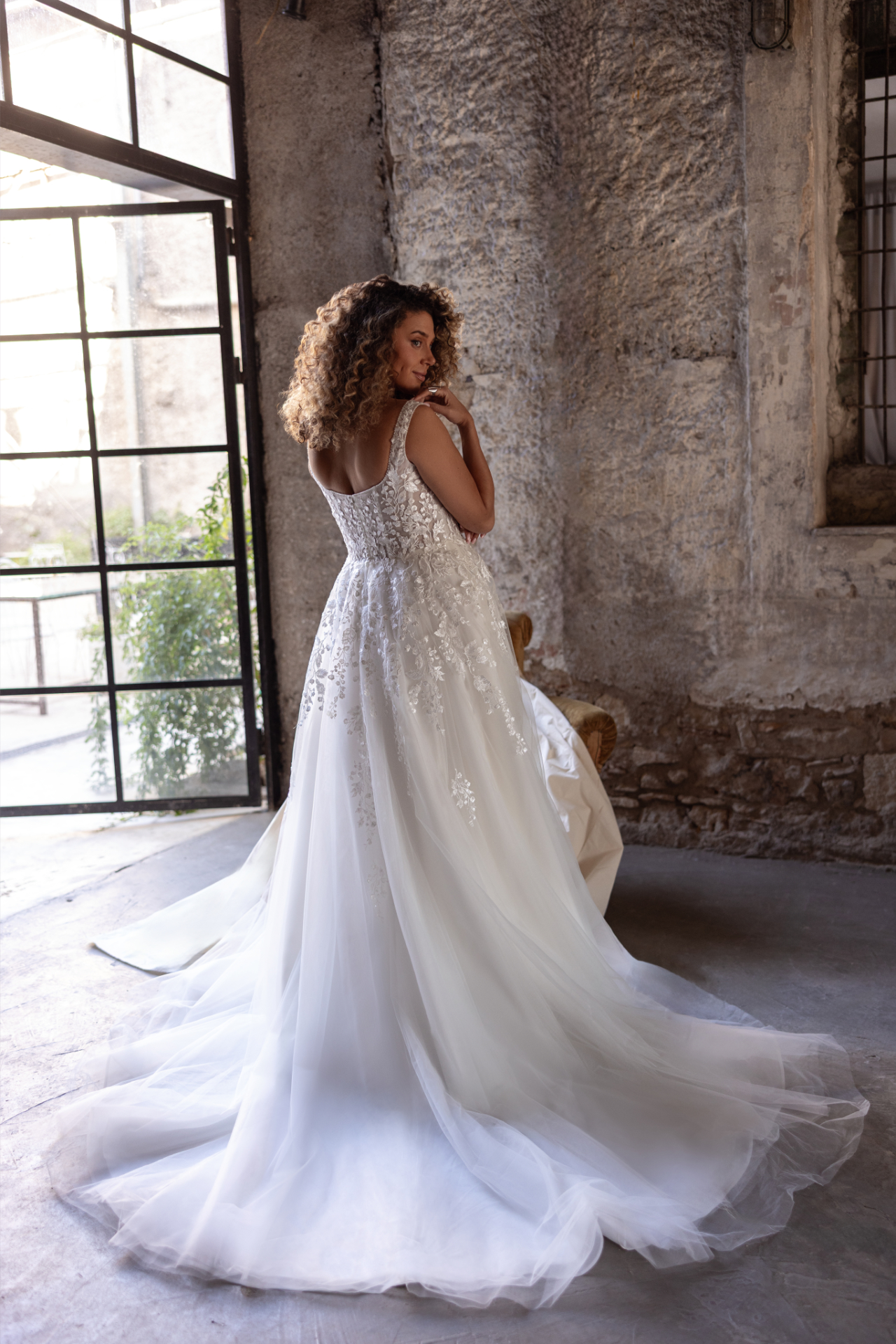 vestido-novia-espalda-demetrios-fl015